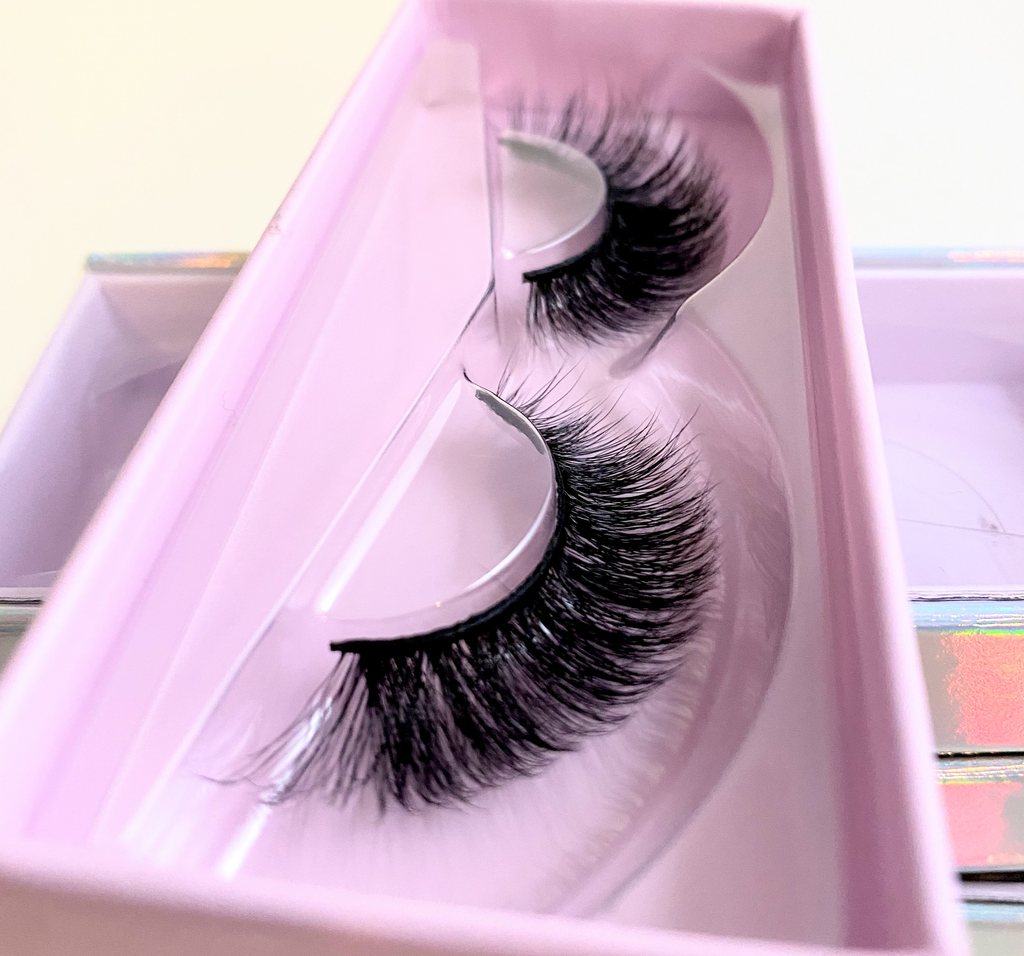Amour faux mink lash side view