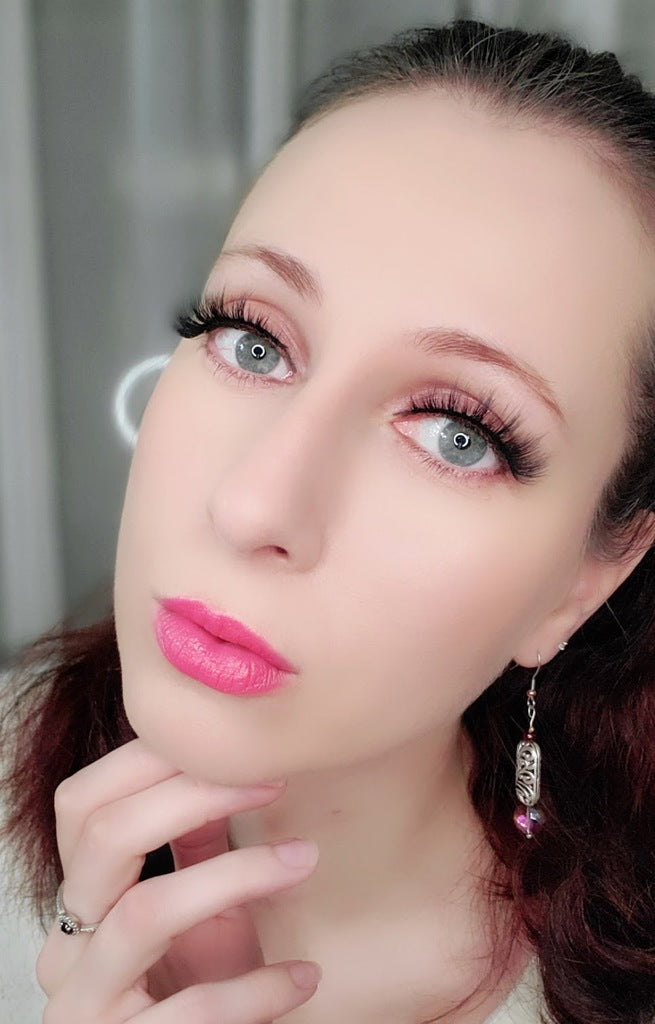 Model wearing Lena 3D Faux mink lash